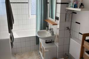 Idyllisch & Stadtnah: Charmante Dachgeschosswohnung in gefragter Wohnlage – Hamerhütte 72, 41068 Venn, Mönchengladbach – Vorschaubild 2
