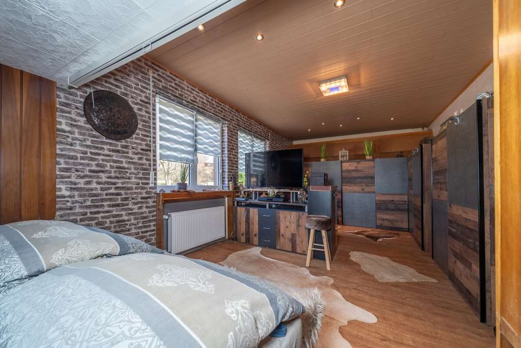 Immobilie in Eigeltingen - Wohnen, Vermieten und Entwickeln – Mehrfamilienhaus mit 3 Einheiten und 2.945 m² Grundstück - Bild 2