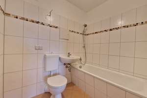 Noch ein paar Handgriffe und dann ist sie bereit! Ihre neue 3-Zimmer-Wohnung wartet! – 1169 Gorbitz-Ost, Dresden – Vorschaubild 10