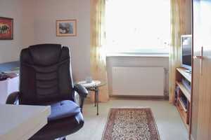 Einfamilienhaus mit 6 Zi., 2 Balk., Garten, Loggia, Garage, Carport, Vorteil Erbpacht, Ausbaureserve – Karlsruhe (Kreis) – Vorschaubild 10