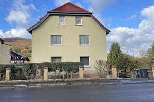 Ein-/Zweifamilienhaus  - Charmanter Klassiker mit Potenzial & Weitblick – Die vollständige Adresse der Immobilie erhältst du vom Anbieter., 36142 Tann (Rhön) – Vorschaubild 3