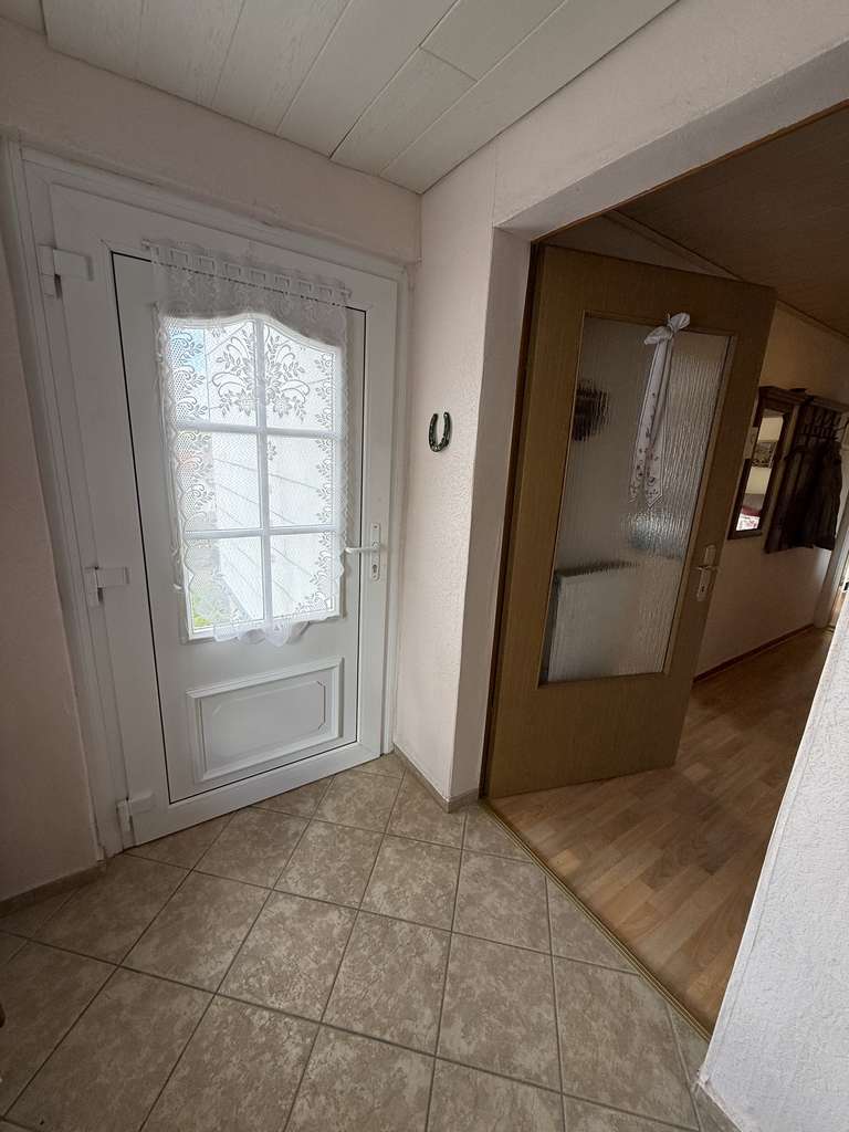 Immobilie in Adelebsen - Freistehendes EFH mit Potenzial auf schönem Grundstück - Bild 2