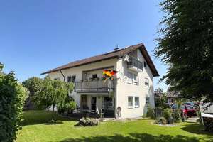 Tolles, großes 3-Familienhaus mit sofort beziehbarer EG Wohnung – Die vollständige Adresse der Immobilie erhältst du vom Anbieter., 88299 Leutkirch im Allgäu – Vorschaubild 1