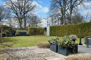 Modernes Reihenendhaus im Schweizer Viertel mit Süd-West-Garten, Dachterrasse und Carport 