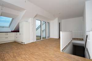 Luxuriöse 4-Zimmer-Maisonette-Wohnung mit Einbauküche und mehreren Balkonen in Dresdner Neustadt