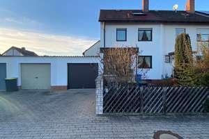 Sonniges Reiheneckhaus mit Garten, Terrasse, Balkon & Garage – Nürnberg (Erbbaurecht) – Die vollständige Adresse der Immobilie erhältst du vom Anbieter., 90431 Gaismannshof, Nürnberg – Vorschaubild 3
