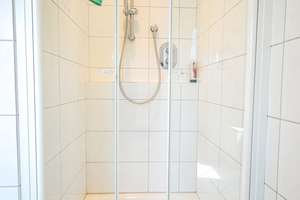 RESERVIERT ***Familienidyll in Ostrhauderfehn*
Traumhaus mit privatem Elternbereich * Wohlfühlen fü – Die vollständige Adresse der Immobilie erhältst du vom Anbieter., 26842 Ostrhauderfehn – Vorschaubild 58