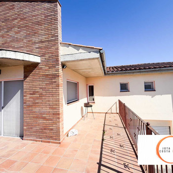 Geräumiges einstöckiges Haus mit Pool in Santa Coloma de Farners