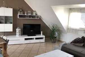 Exklusive, gepflegte 4-Zimmer-DG-Wohnung mit geh. Innenausstattung mit Balkon und EBK – Blasiusstrasse 14, 40221 Düsseldorf – Vorschaubild 2