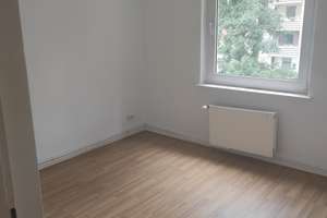 Schöne 3 Zimmer Wohnung in Salzgitter – Riesentrapp 15, 38226 Lebenstedt, Salzgitter – Vorschaubild 2
