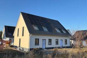 KfW-40-Neubau‑Highlight Doppelhaushälfte zur Miete in Bad Dürrenberg – Erstbezug mit Komfort