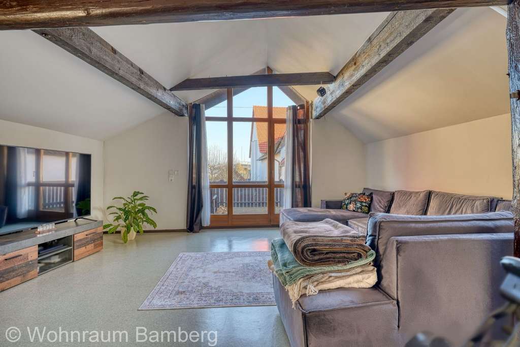 Immobilie in Breitengüßbach - Wohnen wie im eigenen Haus!  2,5-Zimmer-Wohnung auf zwei Etagen mit Balkon und Terrasse - Bild 2