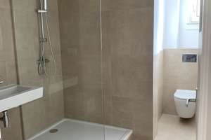 Sanierte 2 Zimmerwohnung mit Loggia und Einbauküche