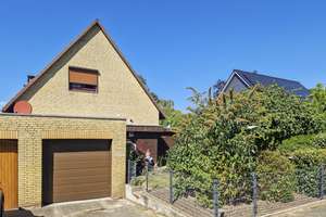 Charmantes Endreihenhaus mit Garten und Kamin
- ideal für Paare und Familien in Itzehoe Edendorf! – Die vollständige Adresse der Immobilie erhältst du vom Anbieter., 25524 Itzehoe – Vorschaubild 2