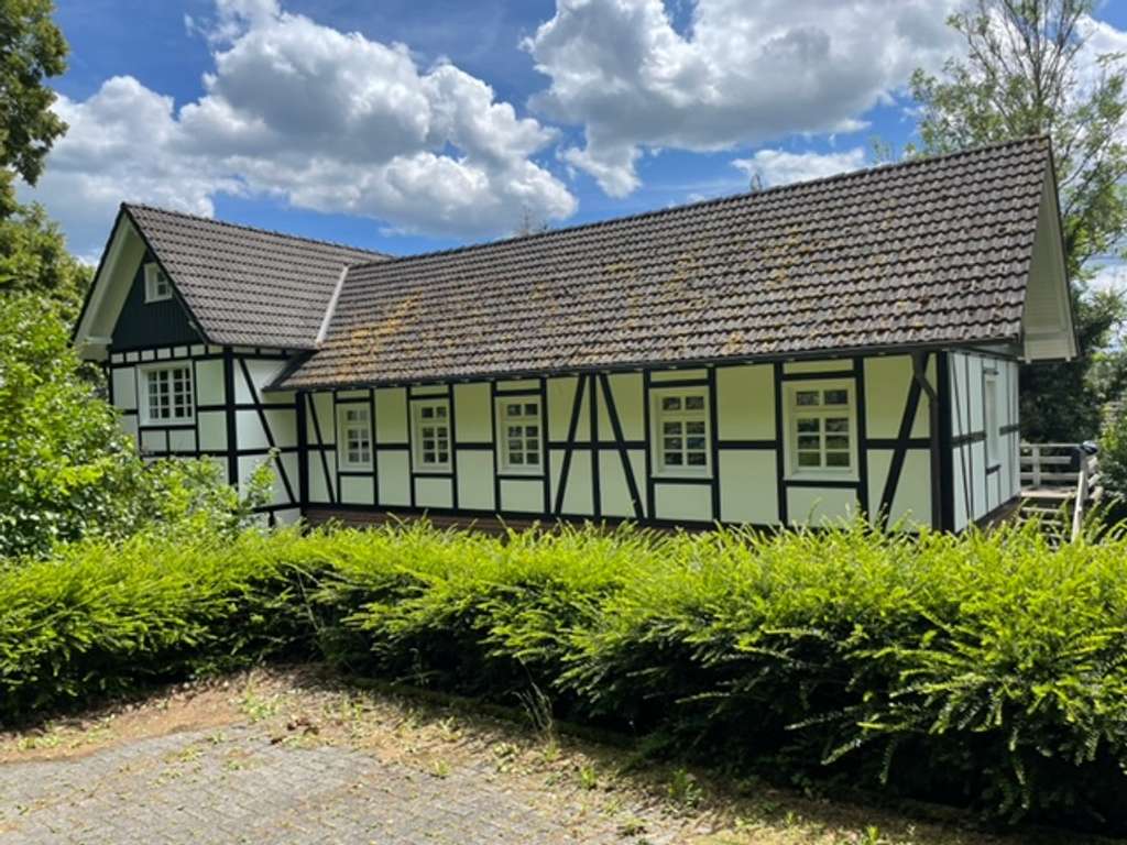 Immobilie in Waldbröl - Historisches Fachwerkhaus für Liebhaber zum Sonderpreis von € 390.000,- - Bild 1