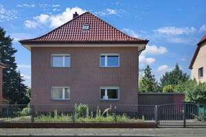Großzügiges Familienhaus südlich der Heerstraße - geeignet für Mehrgenerationenwohnen – Die vollständige Adresse der Immobilie erhältst du vom Anbieter., 13593 Wilhelmstadt, Berlin – Vorschaubild 1