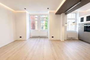 Exklusiv sanierte 3 Zimmer Wohnung in Exzellenter Lage !