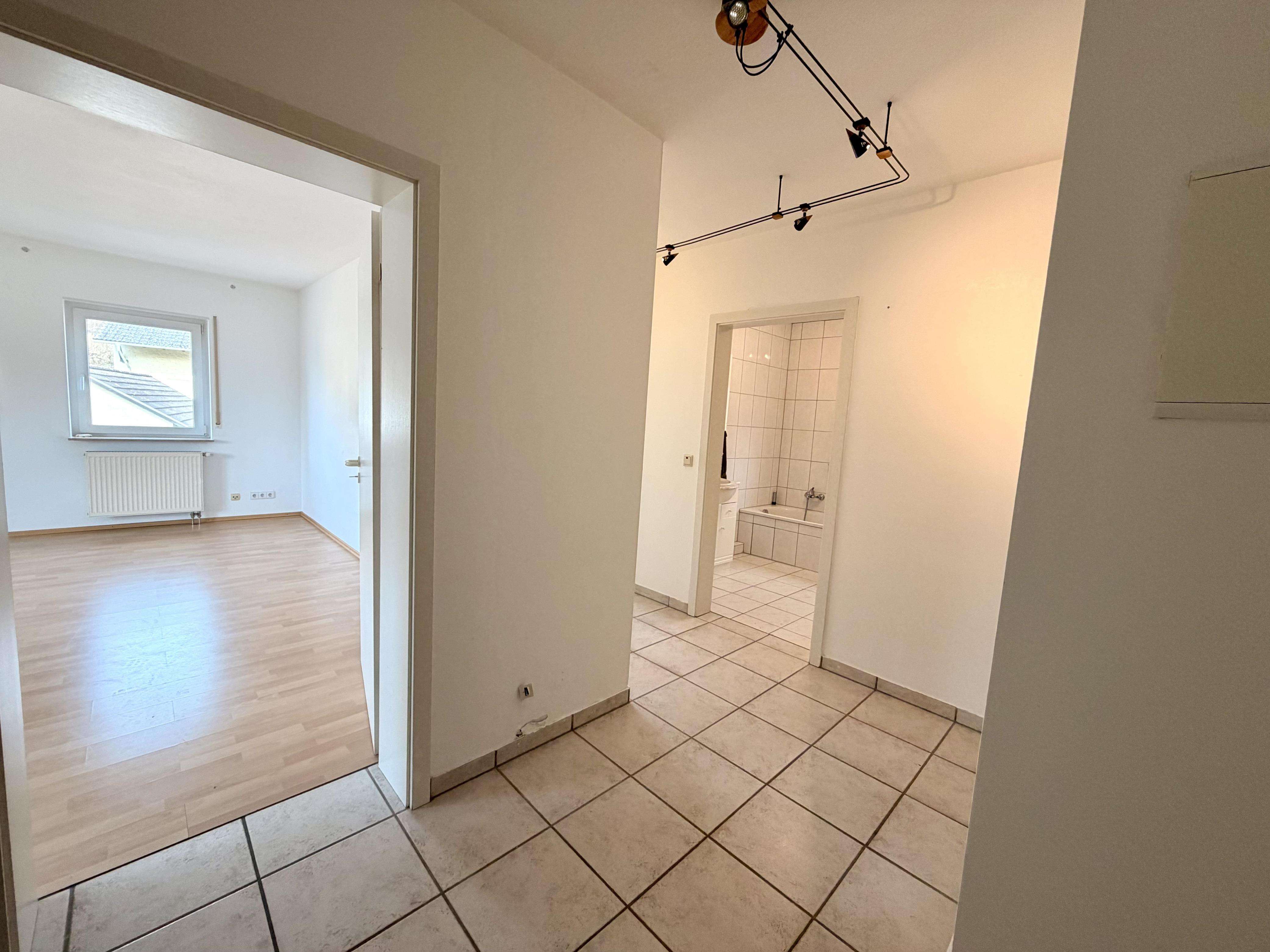 Immobilie in Lautertal - Helle Eigentumswohnung mit Balkon, Abendsonne & zwei Stellplätzen  - Bild 8