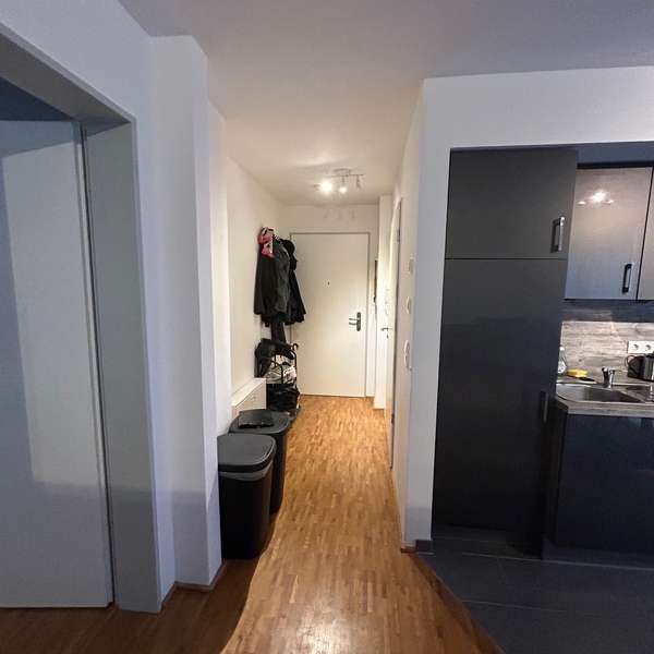 *** schöne 2-Zimmer-Wohnung mit Terrasse, Einbauküche und Stellplatz, nähe Campus/Klinikum ***
