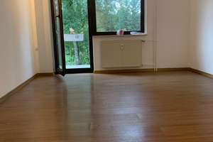 3-Zimmer-Wohnung mit sonnigem Balkon und zwei Badezimmern in Essen