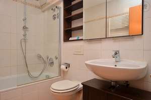 Helle, möblierte 2-Zimmerwohnung in Würzburg/Mainviertel mit Balkon – 97082 Steinbachtal, Würzburg – Vorschaubild 4