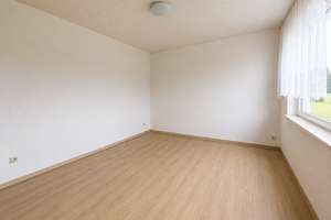 Großzügige 3-Zimmer-Gartenwohnung mit zwei Wintergärten und Garage – Ammerseestraße 5, 86932 Pürgen – Vorschaubild 5