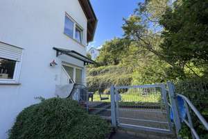 Doppelhaushälfte in 65582 Aull, ruhige Südhanglage mit unverbaubarem Blick – Die vollständige Adresse der Immobilie erhältst du vom Anbieter., 65582 Aull – Vorschaubild 2