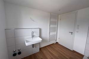 Exklusiver Erstbezug: Neue 3 ZKB DG-Wohnung (KfW 40) mit Balkon, EBK & Stellplatz in BI-Brake – Nadefeld 13, 33729 Heepen, Bielefeld – Vorschaubild 10