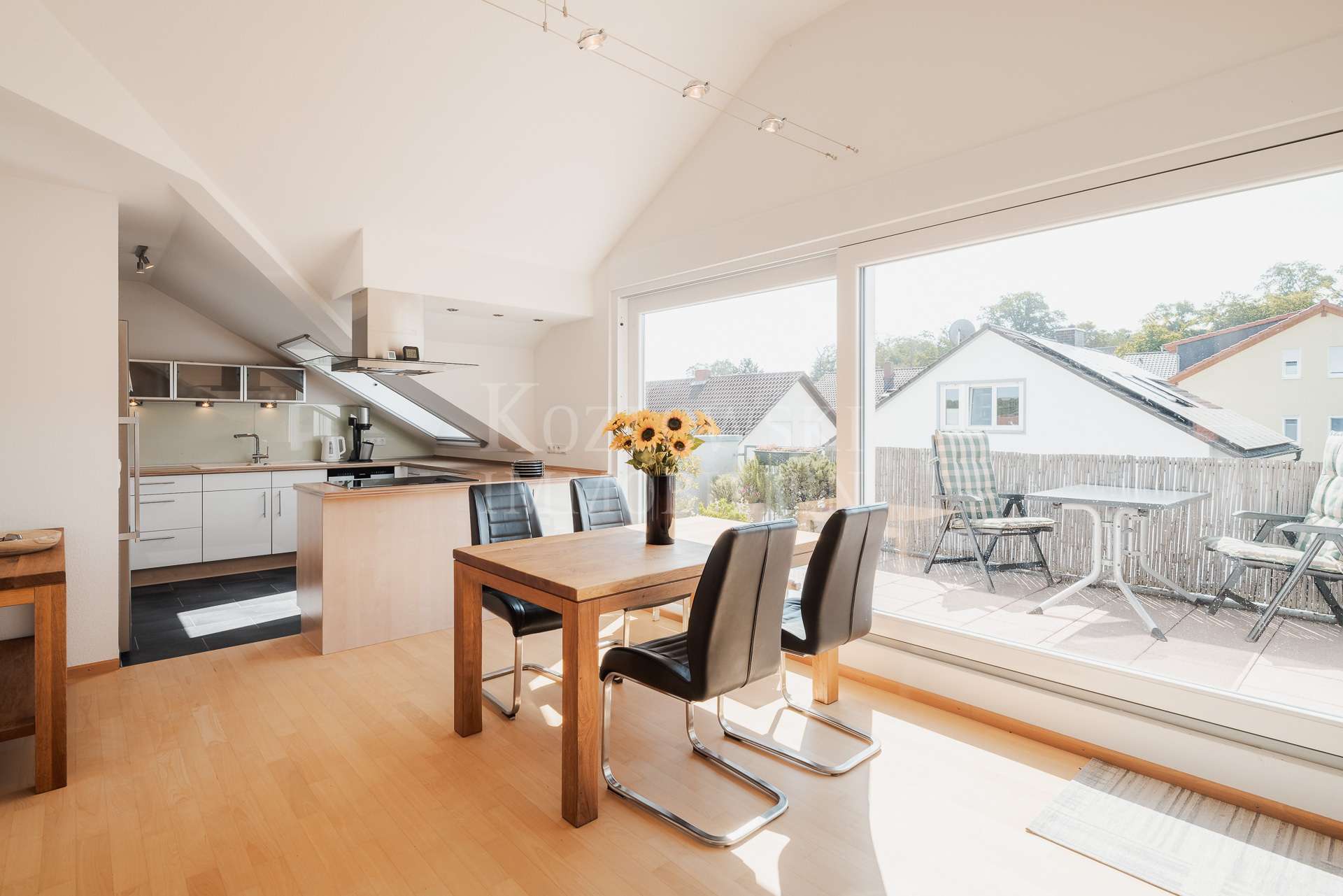 Immobilie in Deidesheim - Ganz oben mit Fernblick - Bezugsfreie Dachwohnung mit Sonnenterrasse! - Bild 6