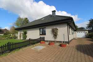 Großzügiger Bungalow mit Garage und ca. 80 m² Ausbaureserve in begehrter Wohnlage – Dithmarschen (Kreis) – Vorschaubild 3