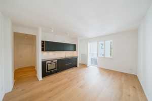 Erstbezug nach Kernsanierung | Modernes City-Apartment mit französischem Balkon und Schlafnische – Durlacher Straße 23, 10715 Berlin – Vorschaubild 1