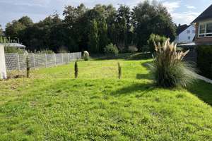 Schickes 2 Familienhaus mit großem Garten