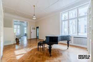 Herrschaftliche, bezugsfreie 8-Zimmer- Altbauwohnung am Ku’damm: 266 m², Kamin, Kachelofen & Loggia – Die vollständige Adresse der Immobilie erhältst du vom Anbieter., 10629 Charlottenburg, Berlin – Vorschaubild 1