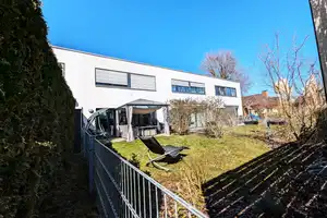 pfiffiges Stadthaus in begehrter & ruhiger Wohnlage – Neu-Ulm (Kreis) – Vorschaubild 2