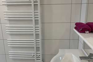 Helle Souterrain-Wohnung, modernes Duschbad, moderne Einbauküche  – Landauer Weg 7, 40227 Oberbilk, Düsseldorf – Vorschaubild 7