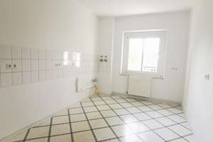 Gemütliche 2-Raum-Wohnung mit großer Küche und Balkon!