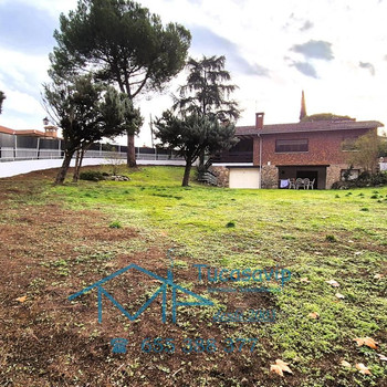 SCHÖNE FREISTEHENDE VILLA IN PELAYOS DE LA PRESA