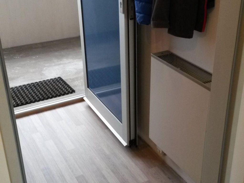 Privat Zimmer für Berufstätige in 2 Zi. Wohnung in ...