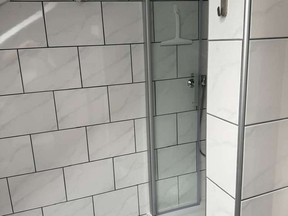 DG 2. Dusch WC  Bild 2