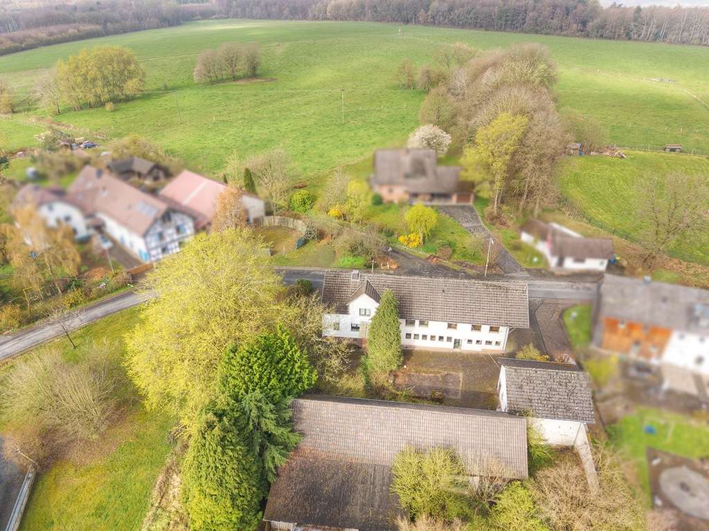 Immobilie in Nossen - Ehemaliges Bauernhaus mit vielseitigem Nutzungspotenzial, separatem Baugrundstück sowie Nebengebäude - Bild 4
