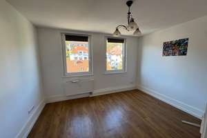 Altbaucharme mit modernem Herz: sanierte 3-Zimmer Dachgeschoss Wohnung – Die vollständige Adresse der Immobilie erhältst du vom Anbieter., 70199 Heslach, Stuttgart – Vorschaubild 2