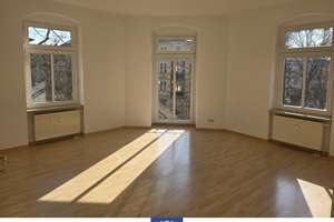 Bei Interesse anrufen! Sonnige Wohnung in ruhiger Seitenstraße!