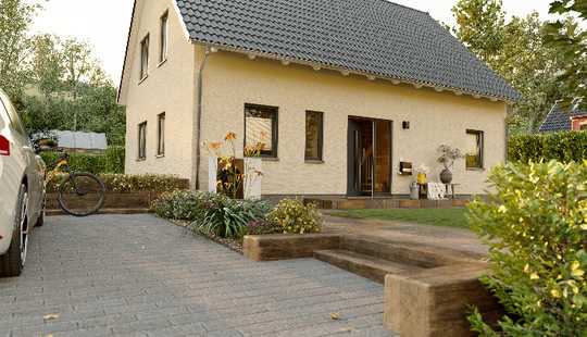 Bild von modern Romantisches Flair und zeitlose Eleganz im modernen Town & Country Landhaus in Wolfsburg O...