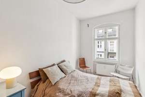 Prenzlauerberg: Sonnige 2-Zimmer-Altbauwohnung im Helmholtzkiez - keine Sperrfrist – Die vollständige Adresse der Immobilie erhältst du vom Anbieter., 10439 Prenzlauer Berg, Berlin – Vorschaubild 7
