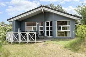 Strandnahes Ferienhaus mit guter Rendite
 – Die vollständige Adresse der Immobilie erhältst du vom Anbieter., 23570 Travemünde, Lübeck – Vorschaubild 1
