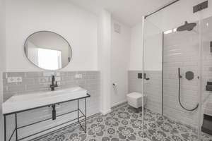 Altbau-Juwel in Pempelfort – sanierte Terrassenwohnung mit hohen Decken – Die vollständige Adresse der Immobilie erhältst du vom Anbieter., 40477 Pempelfort, Düsseldorf – Vorschaubild 2