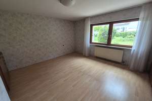 Einfamilienhaus in ruhiger Ortsrandlage mit viel Platz und gehobener Ausstattung – Die vollständige Adresse der Immobilie erhältst du vom Anbieter., 71116 Gärtringen – Vorschaubild 2