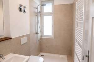 Bezugsfreie helle Altbauwohnung in Charlottenburg – Erstbezug nach Komplettsanierung – Koblenzer Str. 9, 10715 Wilmersdorf, Berlin – Vorschaubild 3