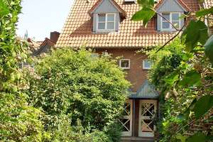 Stadthaus mit idyllischem Garten in bester Lage von Düsseldorf-Oberkassel – Oberkasseler Str. 36h, 40545 Oberkassel, Düsseldorf – Vorschaubild 2