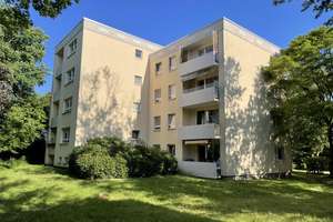 leere 4-Zi. Wohnung in Wiesbaden-Delkenheim – Mannheimer Straße 4, 65205 Delkenheim, Wiesbaden – Vorschaubild 1